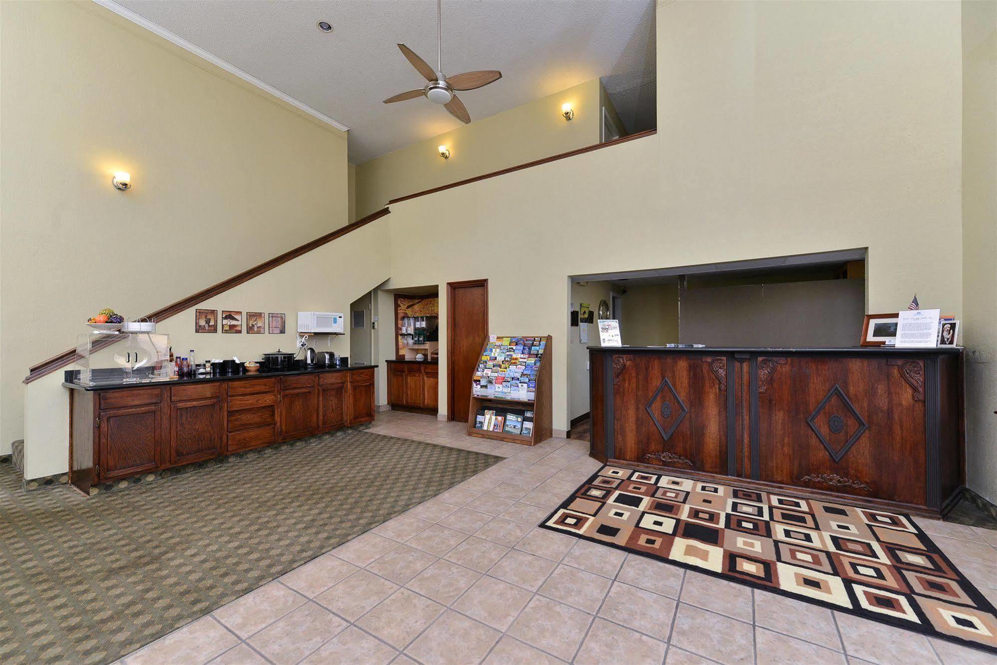 Americas Best Value Inn Arkadelphia Exterior foto